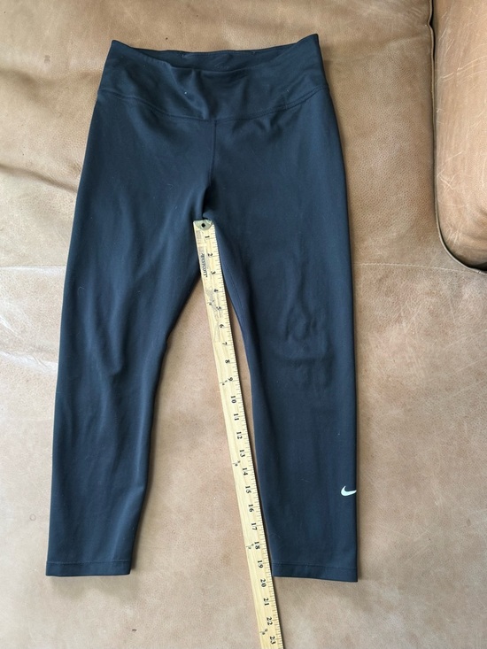 Nike Dri-Fit Cropped Black Leggings Women’s Size Medium - Picture 3 of 7